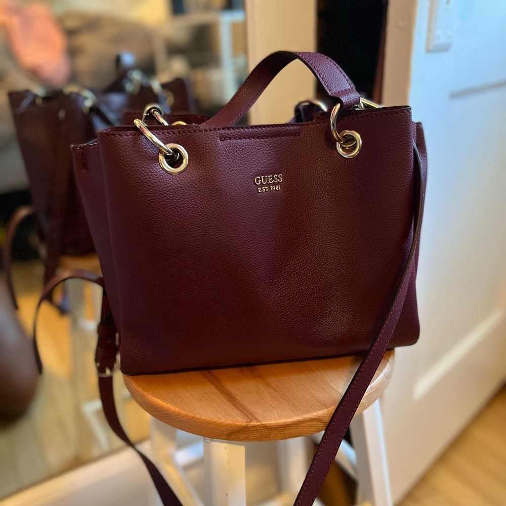 Guess Convertible Crossbody / Satchel Handbag - Maroon/Burgundy